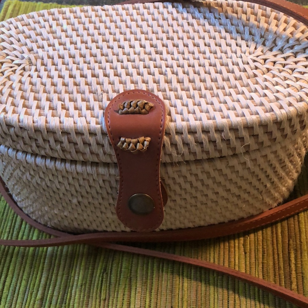 NEW HANDWOVEN GRASS BAG